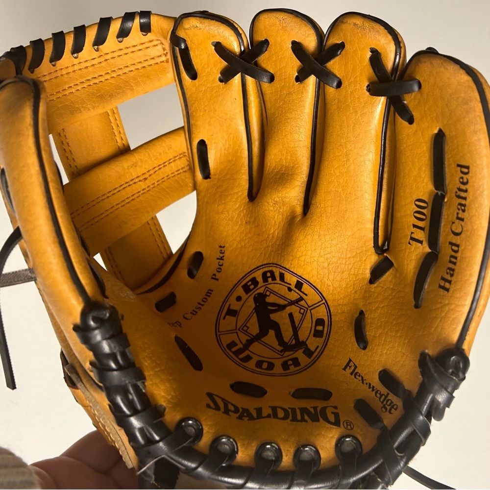 Spalding Youth left hand 9.5” T100 baseball glove